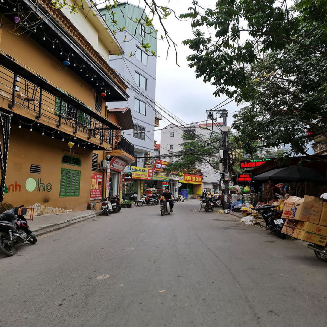 Sẵn nhà 4 tầng mới 200m2 sàn đường lớn cạnh Học viện NN Trâu Quỳ, Gia Lâm chỉ 8 tỷ x. Lh 0989894845 - Ảnh 1